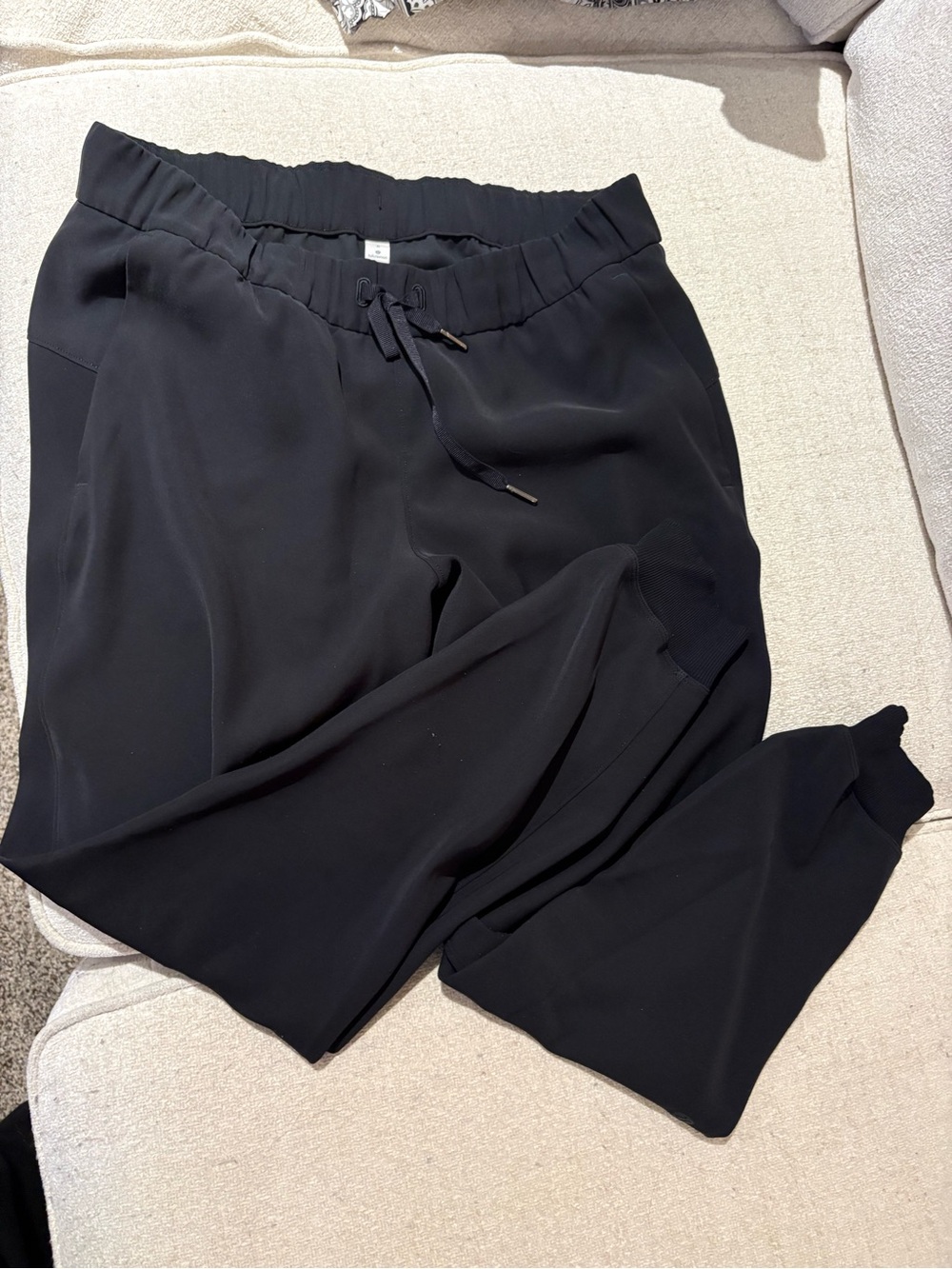 lululemon athletica Black Elastic-Waist Jogger Pants "On the Fly"